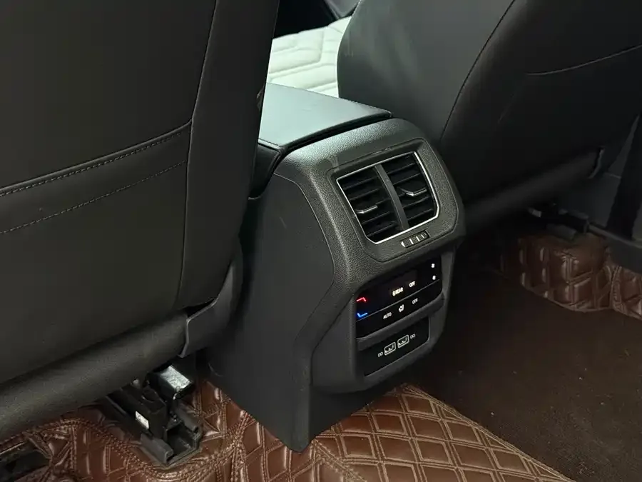 Volkswagen Tayron Tanyue 2023 280TSI 2WD Luxury Plus Advanced Edition 2022 — миниатюра 4