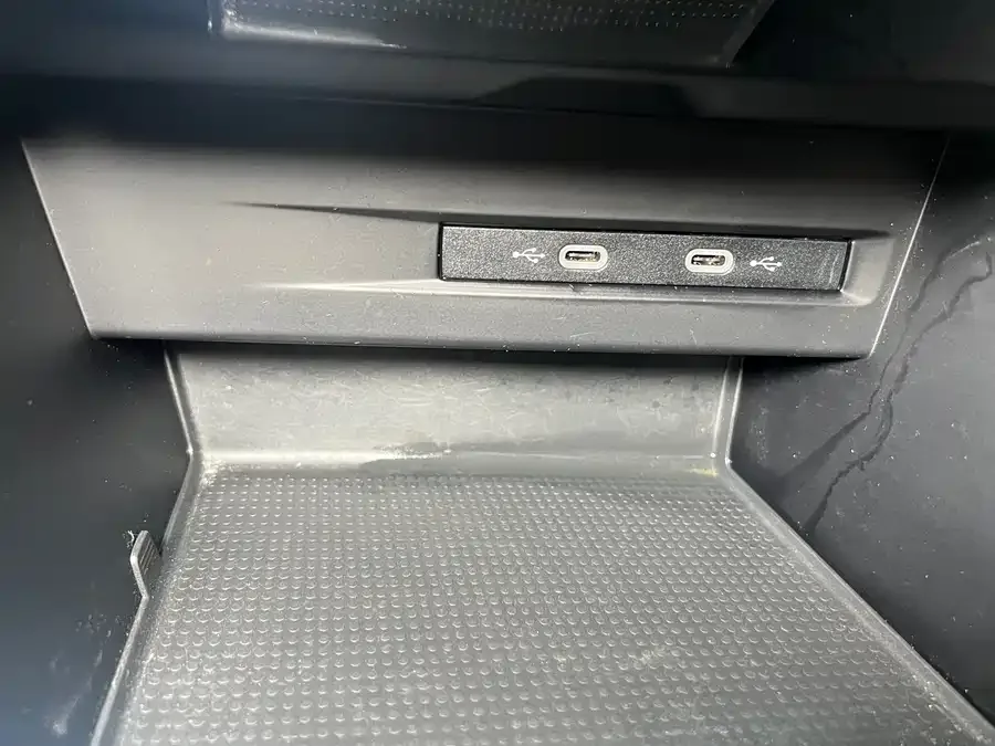 Volkswagen Tayron Tanyue 2023 280TSI 2WD Luxury Plus Advanced Edition 2022 — миниатюра 4