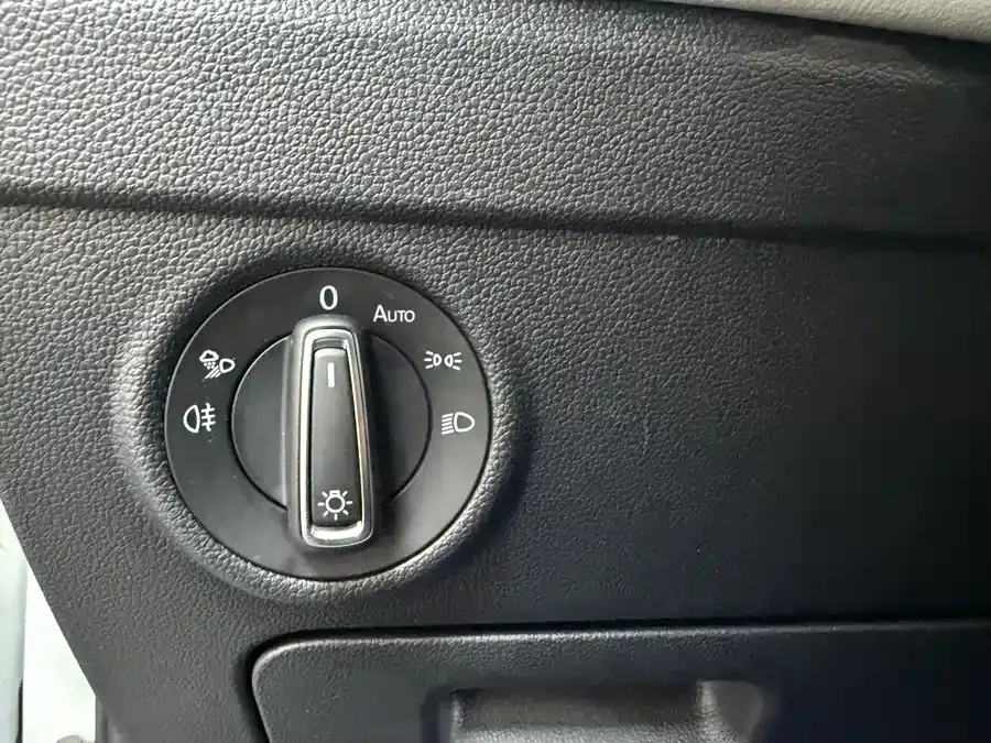 Volkswagen Tiguan L Tiguan L 2023 280TSI Automatic 2WD Trendy Limited Edition 2023 — миниатюра 3