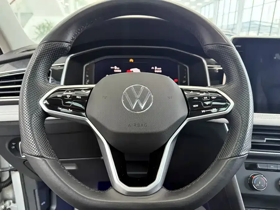 Volkswagen Tiguan L Tiguan L 2023 280TSI Automatic 2WD Trendy Limited Edition 2023 — миниатюра 4
