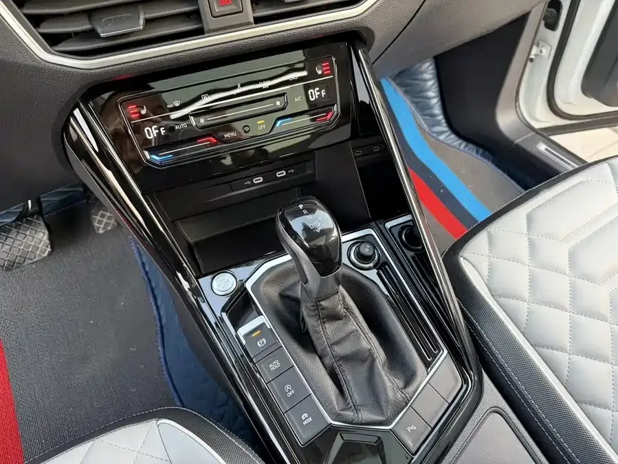 Volkswagen Tayron Tanyue 2023 280TSI 2WD Luxury Plus Advanced Edition 2022 — миниатюра 4