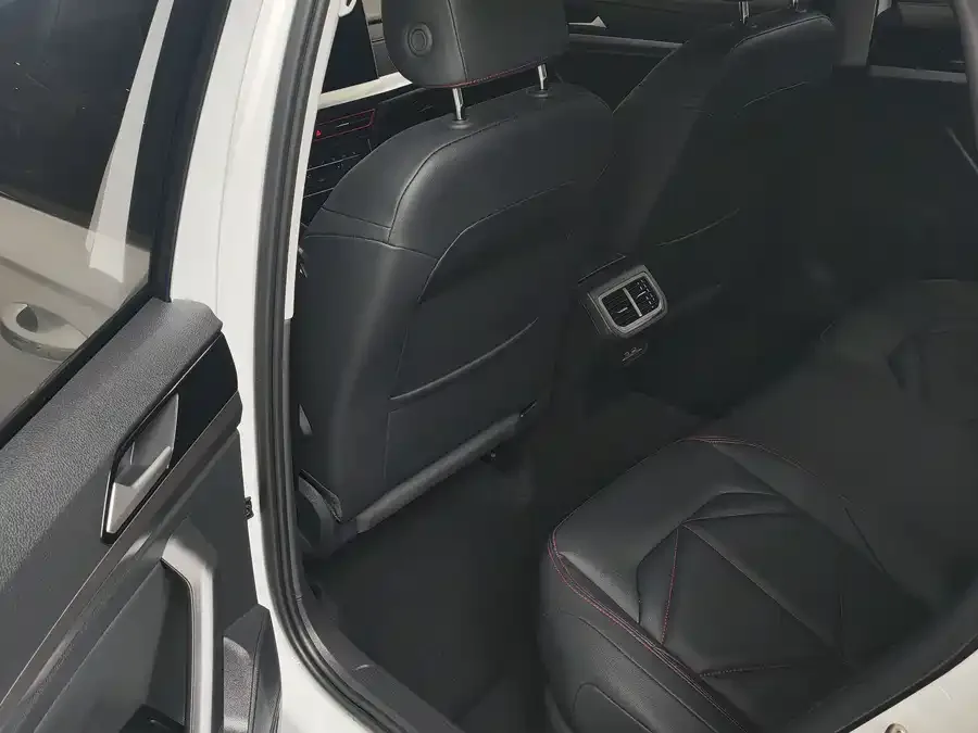 Volkswagen Lavida Lavida 2024 300TSI DSG Starry Sky Leading Edition 2024 — миниатюра 2