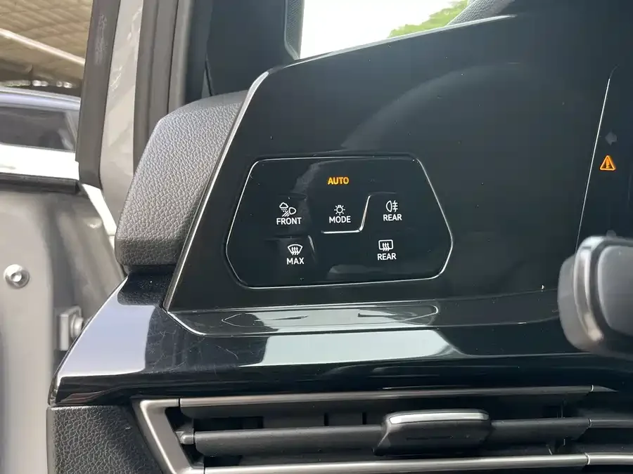 Volkswagen golf Golf 2023 280TSI DSG R-Line Lite 2023 — миниатюра 4