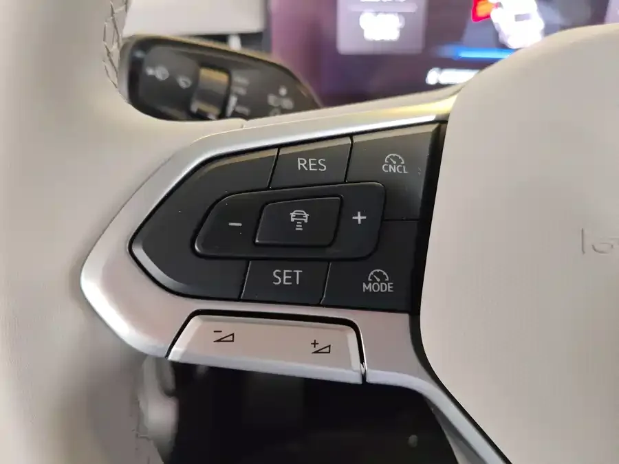 Volkswagen Lavida 2026 Volkswagen Lavida Pro 300TSI Starry Sky Smart Edition 2025 — миниатюра 4