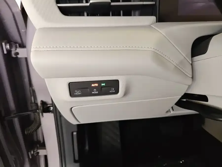 Volkswagen Lavida 2026 Volkswagen Lavida Pro 300TSI Starry Sky Smart Edition 2025 — миниатюра 5