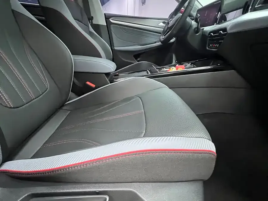 Volkswagen Lamando 2022 Lingdu Lingdu L 280TSI DSG Cool Edition 2022 — миниатюра 5