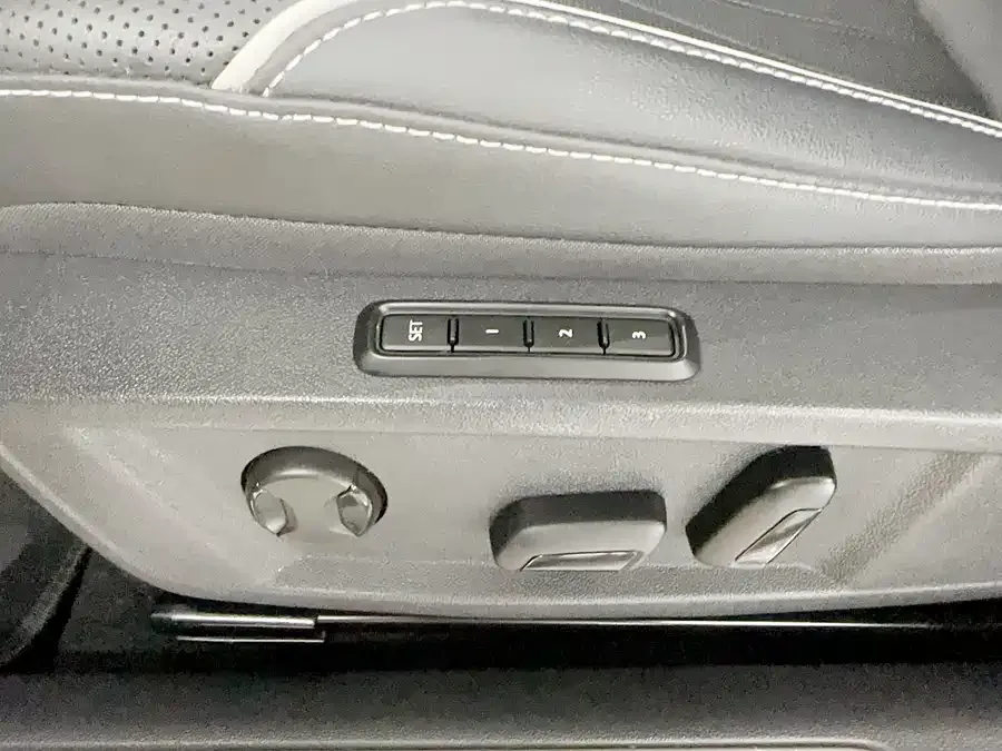 Volkswagen Passat Passat 2022 330TSI Starry Sky Deluxe Edition 2022 — миниатюра 4