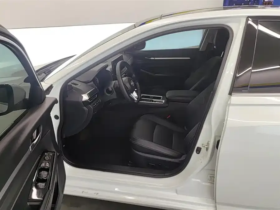 Nissan Altima 2022 Teana 2.0L XL-TLS Enjoy Edition 2023 — миниатюра 3