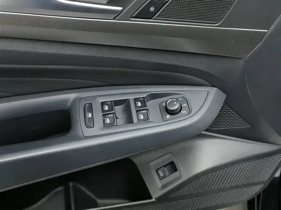 Volkswagen Passat Passat 2025 Outstanding Model 380TSI Starry Sky Dragon Edition 2025 — миниатюра 3