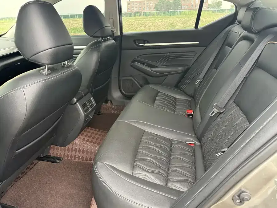 Nissan Altima Teana 2022 2.0L XL-Upr Premium Edition 2024 — миниатюра 2