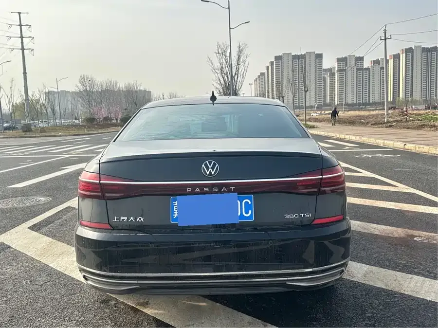 Volkswagen Passat Passat 2023 380TSI Deluxe Edition 2024 — миниатюра 2