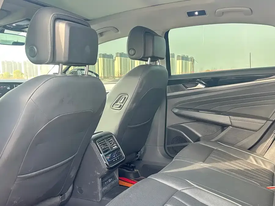 Volkswagen Passat Passat 2023 380TSI Deluxe Edition 2024 — миниатюра 3