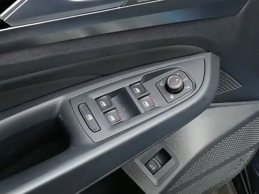 Volkswagen Passat Passat 2025 Outstanding Model 380TSI Longteng Edition 2025 — миниатюра 3