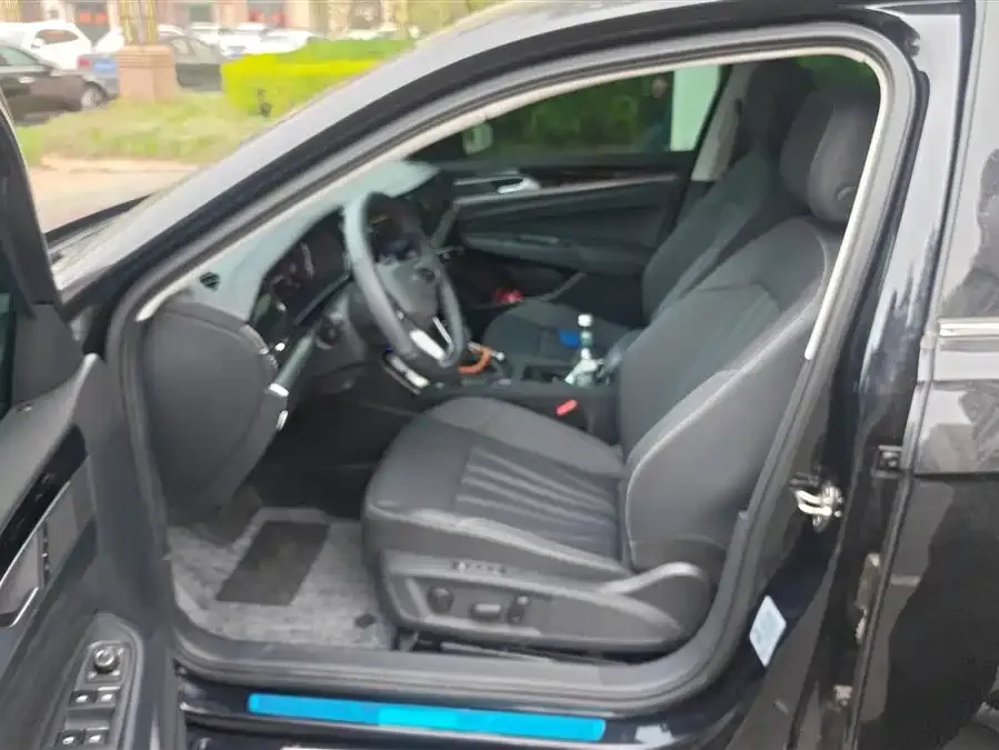 Volkswagen Passat Passat 2025 Outstanding Model 330TSI Starry Sky Elite Edition 2025 — миниатюра 3