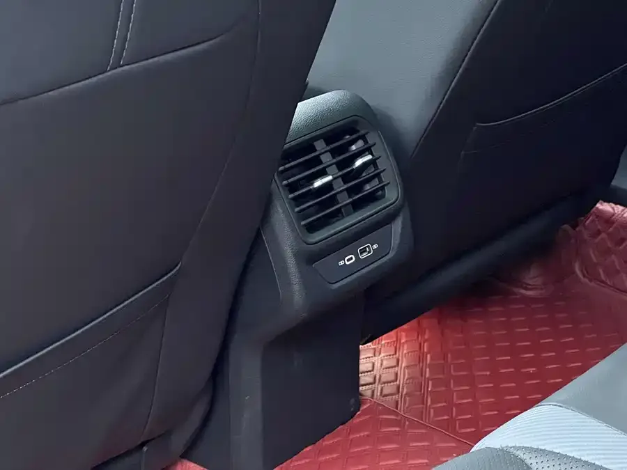 Volkswagen Lamando Lingdu 2022 Lingdu L 280TSI DSG Super Hot Flagship Edition 2023 — миниатюра 5