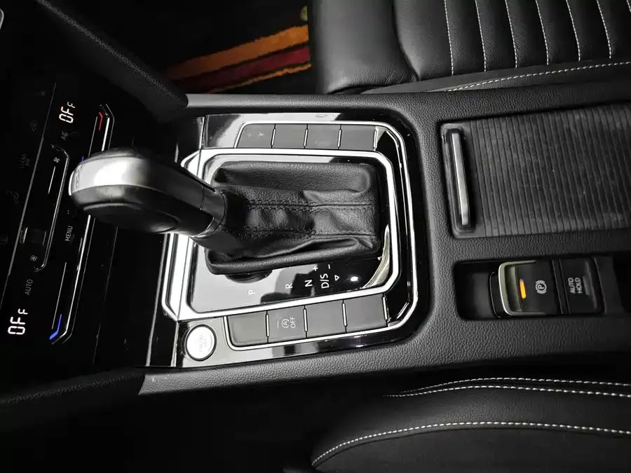 Volkswagen Magotan Magotan 2020 330TSI DSG Leading Edition 2022 — миниатюра 2
