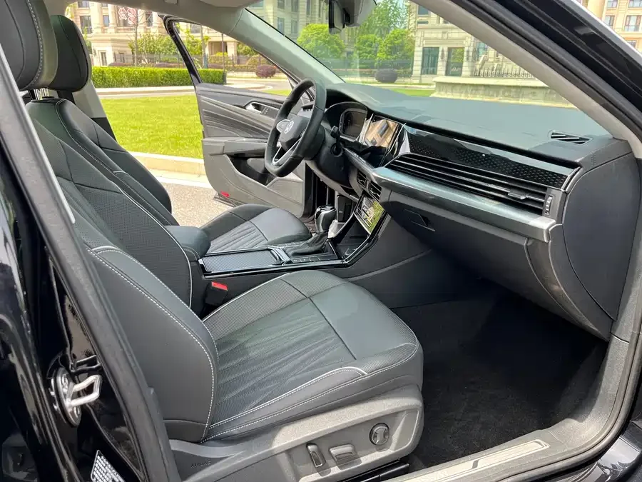 Volkswagen Passat Passat 2023 facelift 330TSI Starry Sky Deluxe Edition 2023 — миниатюра 4