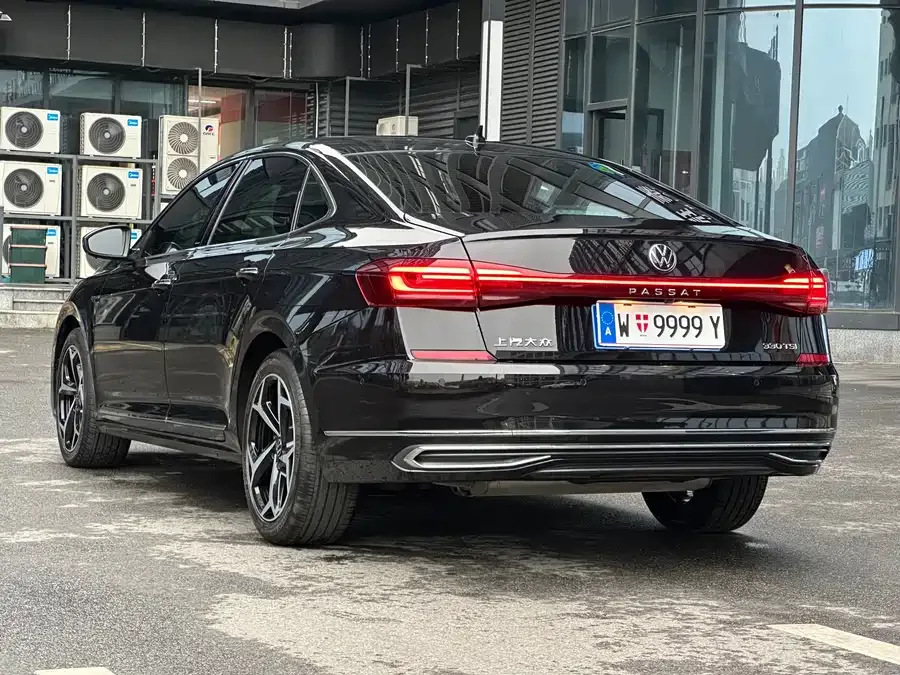 Volkswagen Passat Passat 2023 facelift 330TSI Starry Sky Deluxe Edition 2022 — миниатюра 2