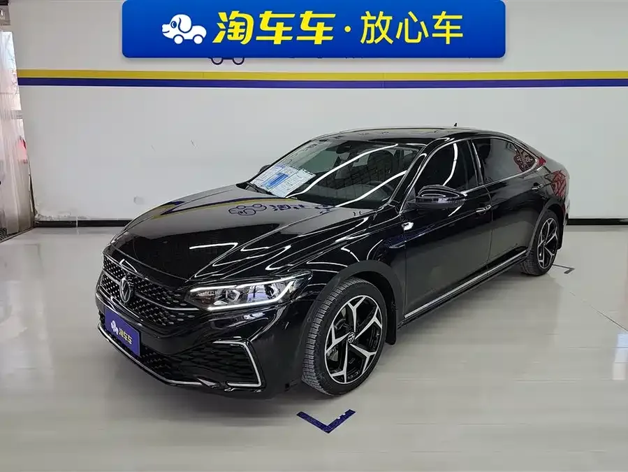 Volkswagen Passat Passat 2023 facelift 330TSI Starry Sky Deluxe Edition 2023 — фото 1, купить с доставкой в Москву