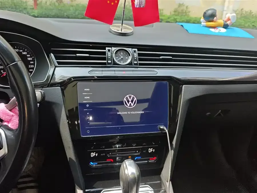 Volkswagen Magotan Magotan 2020 330TSI DSG Leading Edition 2022 — миниатюра 4