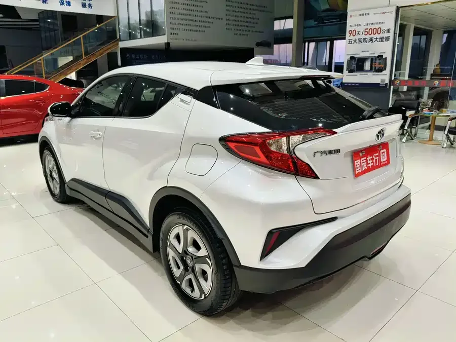 Toyota C-HR EV 2020 Luxury Sunroof Edition 2022 — миниатюра 2