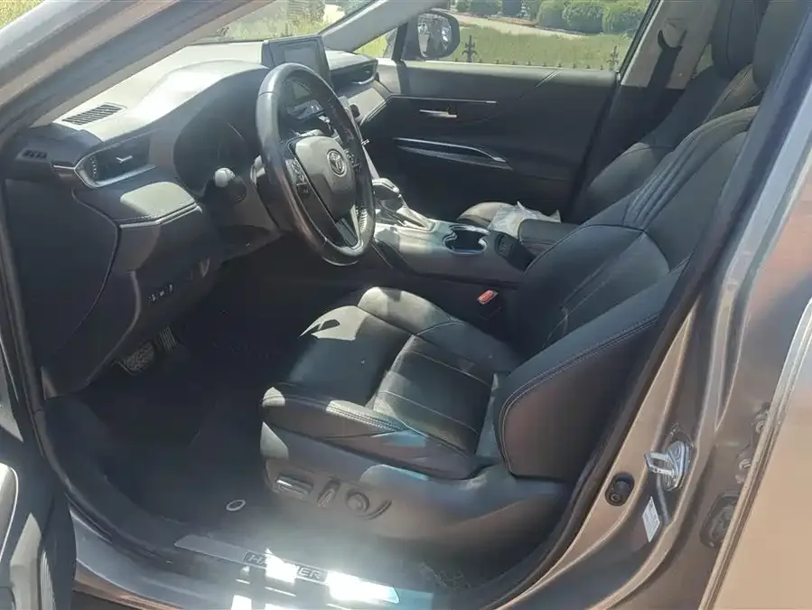 Toyota Lingfang HARRIER Lingfang Harrier 2022 2.0L CVT 2WD Luxury Edition 2023 — миниатюра 3
