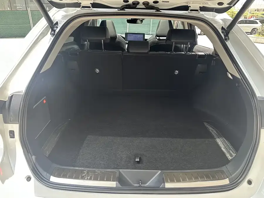 Toyota Venza Venza 2022 2.0L CVT 2WD Premium Edition 2022 — миниатюра 5