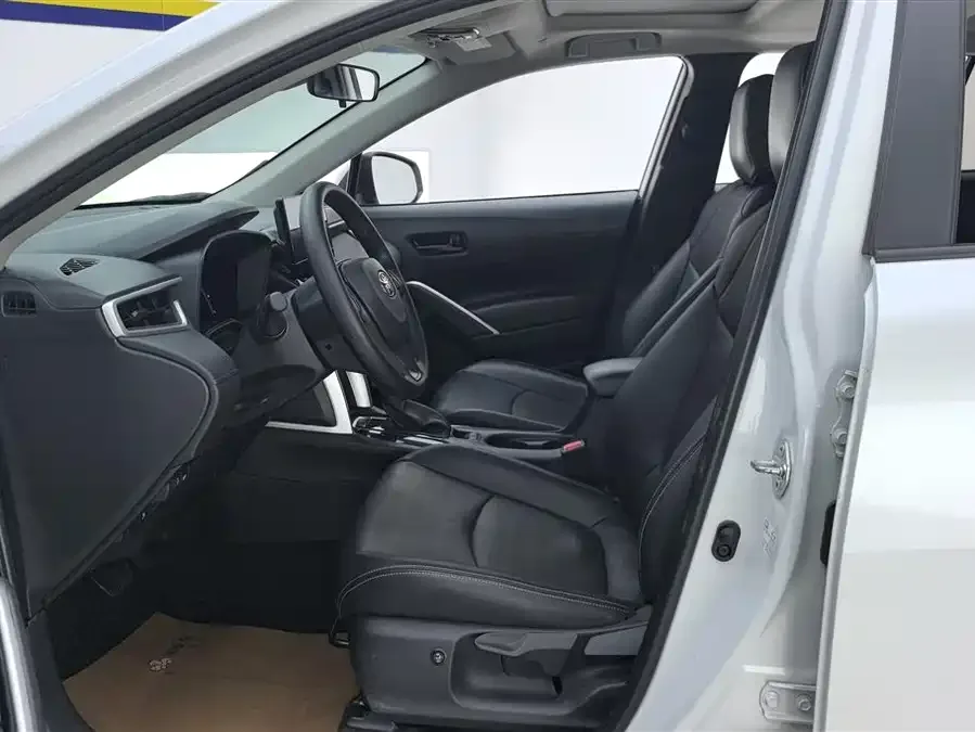 Toyota Corolla Corolla Sharp 2023 Dual Engine 2.0L Elite Edition 2024 — миниатюра 3