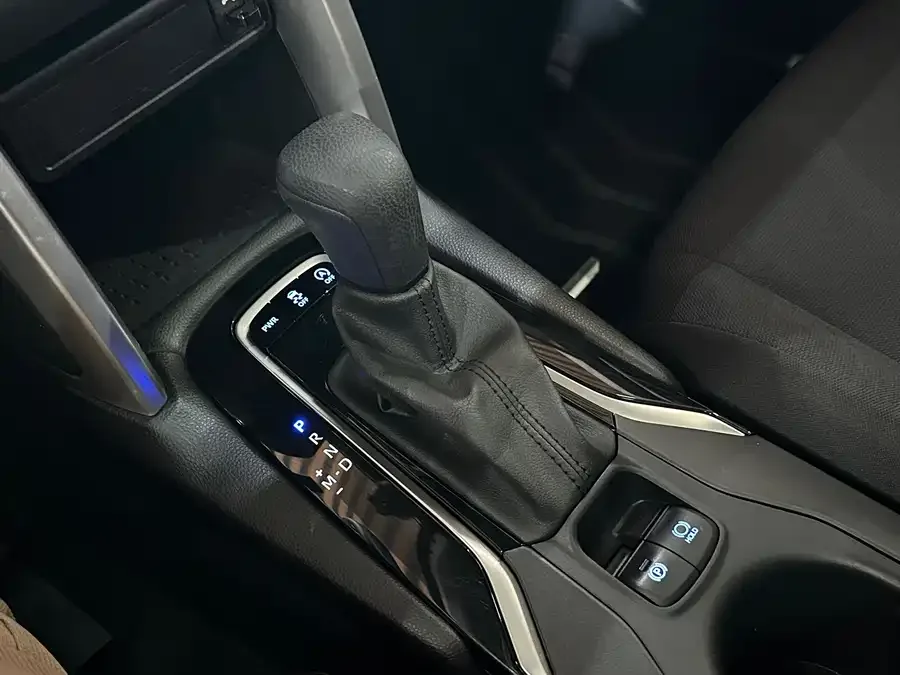 Toyota Corolla Corolla Ruifang 2022 2.0L Deluxe Edition 2023 — миниатюра 3
