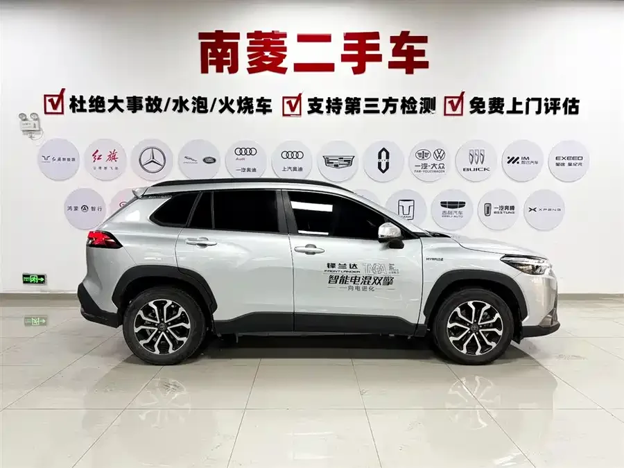 Toyota Frontlander Fenglanda 2023 2.0L Intelligent Electric Hybrid Dual Engine Premium Edition 2023 — миниатюра 2