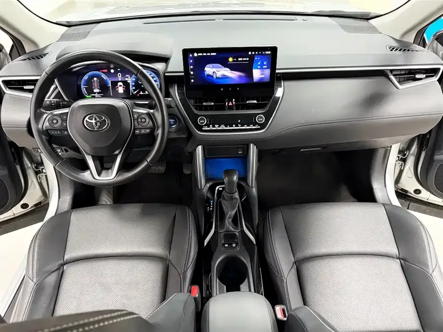 Toyota Frontlander Fenglanda 2023 2.0L Intelligent Electric Hybrid Dual Engine Premium Edition 2023 — миниатюра 3