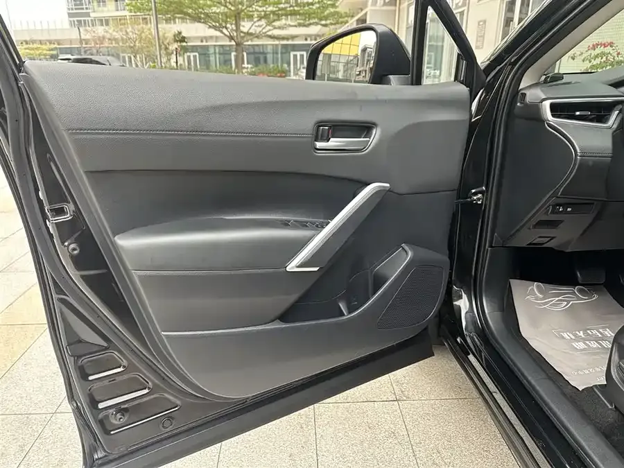 Toyota Frontlander Fenglanda 2023 2.0L CVT Luxury Edition 2023 — миниатюра 3