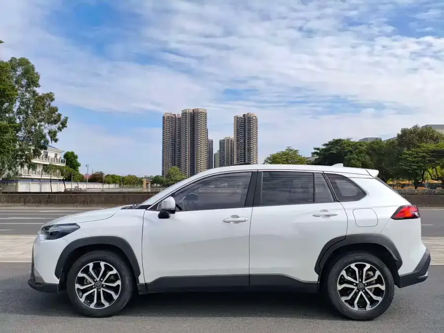 Toyota Frontlander Fenglanda 2022 2.0L CVT Luxury Edition 2022 — миниатюра 2