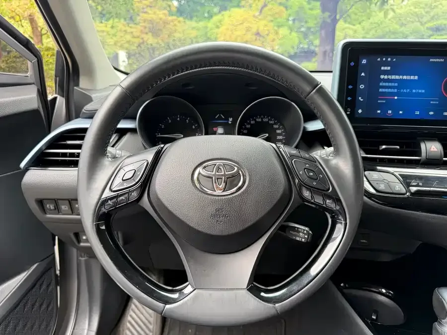 Toyota IZOA IZOA 2021 2.0L Yichi Edition 2022 — миниатюра 5