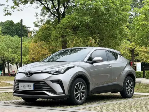 Toyota IZOA 2022 купить в Москве