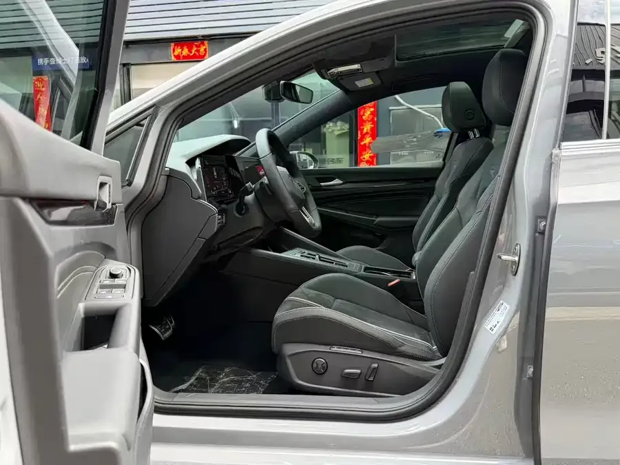 Volkswagen golf Golf 2023 280TSI DSG R-Line Lite 2023 — миниатюра 2