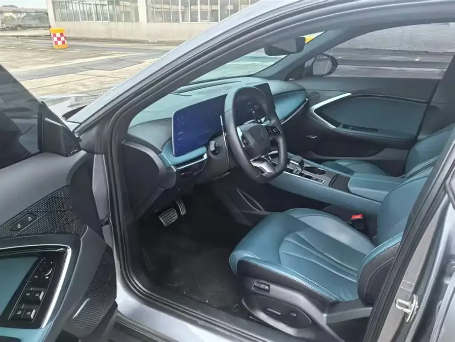 MG 7 MG7 2023 2.0T Automatic Beauty Hunter Premium Edition 2023 — миниатюра 2