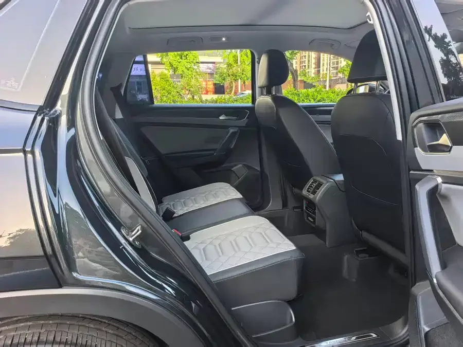 Volkswagen Tayron Tanyue 2023 330TSI 2WD Luxury Plus Advanced Edition 2023 — миниатюра 3