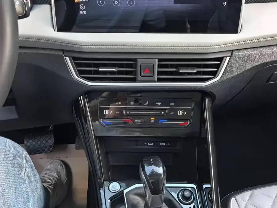 Volkswagen Tayron Tanyue 2023 330TSI 2WD Luxury Plus Advanced Edition 2023 — миниатюра 4