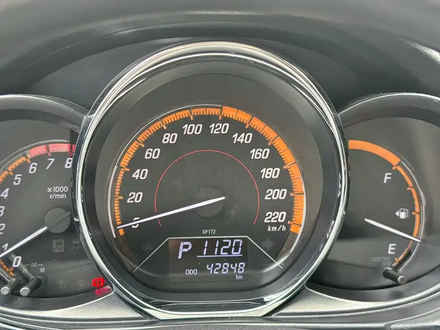 Toyota YARiS L YARiS L 2022 YARiS X 1.5L CVT Luxury PLUS Edition 2023 — миниатюра 4