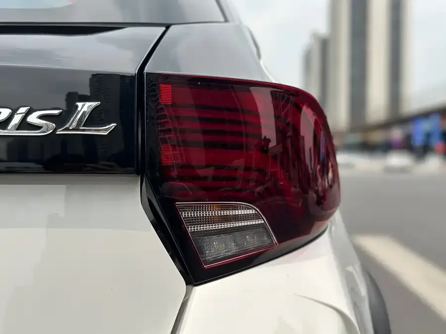 Toyota YARiS L YARiS L 2022 YARiS X 1.5L CVT Luxury PLUS Edition 2023 — миниатюра 5
