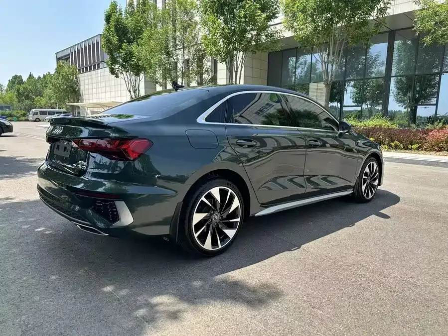 Audi A3 2022 A3L Limousine 35 TFSI Fashion Sports 2022 — миниатюра 2