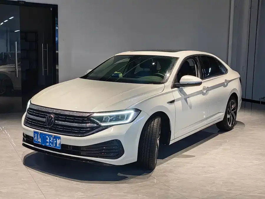 Volkswagen Sagitar 2023 Sagitar 300TSI DSG Excellence Edition 2023 — фото 1, купить с доставкой в Москву