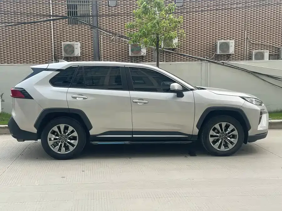 Toyota Wildlander Wildlander 2022 2.0L CVT 2WD Luxury Edition 2022 — миниатюра 2