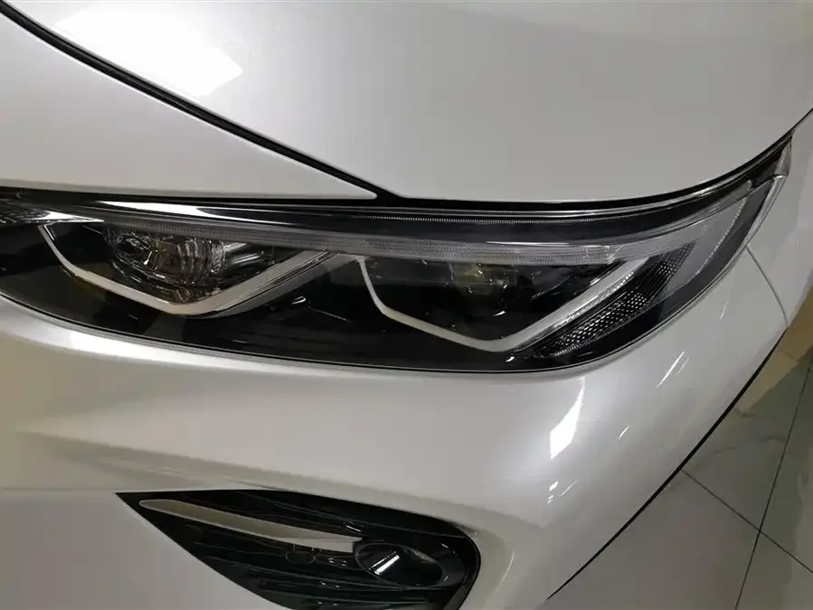 Toyota Wildlander Wildlander 2023 2.0L CVT 4WD Luxury PLUS Edition 2023 — миниатюра 2