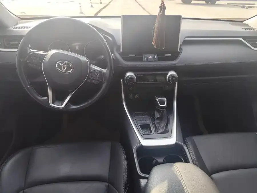 Toyota Wildlander Wildlander 2022 2.0L CVT 4WD Luxury Edition 2022 — миниатюра 2
