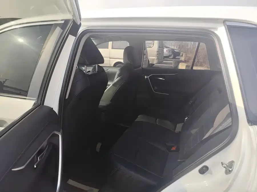Toyota Wildlander Wildlander 2022 2.0L CVT 4WD Luxury Edition 2022 — миниатюра 3