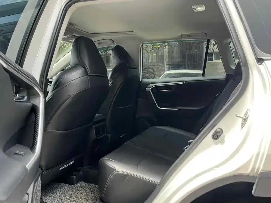 Toyota Wildlander Wildlander 2022 2.0L CVT 2WD Luxury Edition 2022 — миниатюра 3