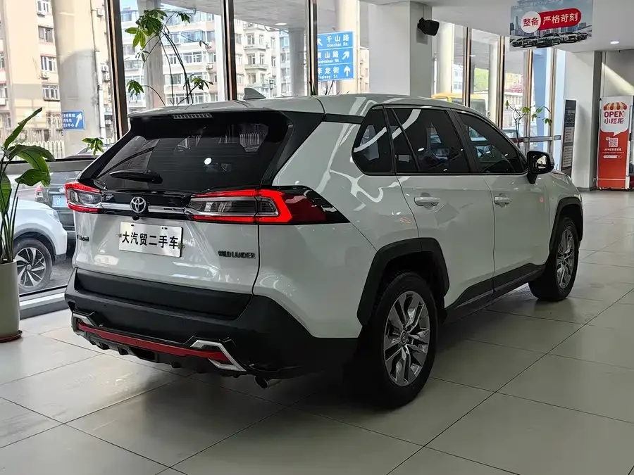 Toyota Wildlander Wildlander 2022 facelift 2.0L CVT two-wheel drive leading version 2024 — миниатюра 2