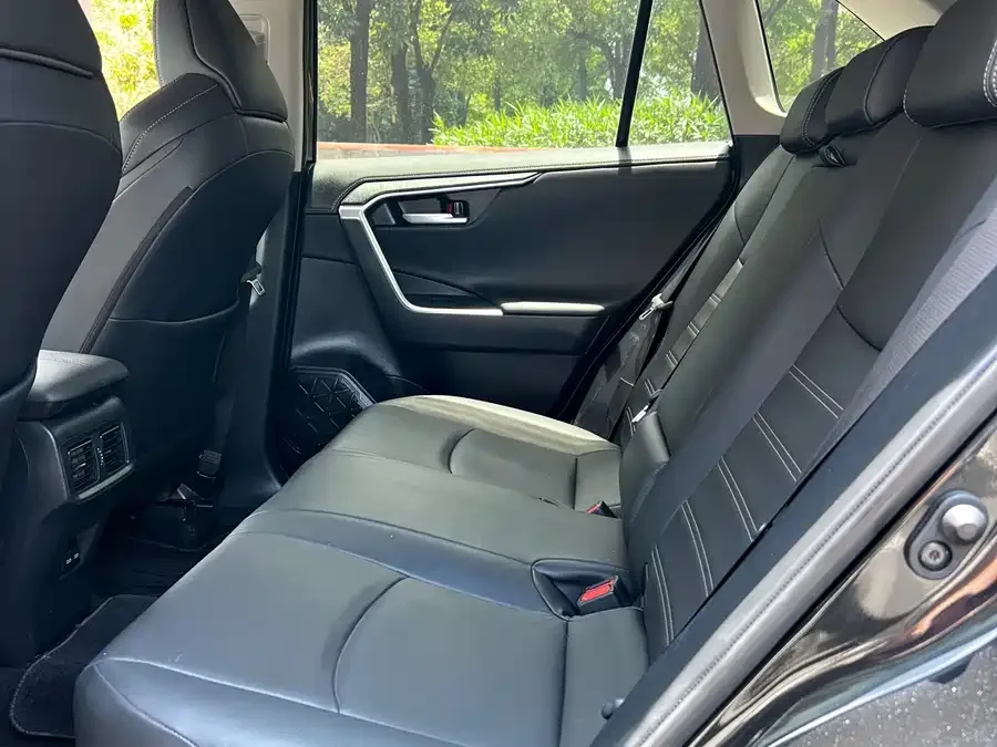 Toyota Wildlander Wildlander 2023 2.0L CVT 2WD Luxury PLUS Edition 2023 — миниатюра 3
